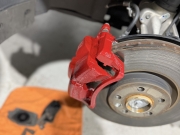 ブレーキキャリパーのカスタマイズペイント