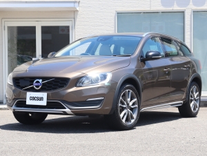 ボルボ V60 クロスカントリー T5 AWD SE