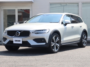 ボルボ V60 クロスカントリー T5 AWD プロ