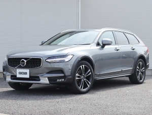 ボルボ V90 クロスカントリー D4 AWD サマム