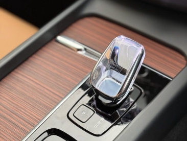 オレフォス製のクリスタルシフトノブ