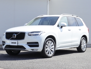 ボルボ XC90 D5 AWD モメンタム