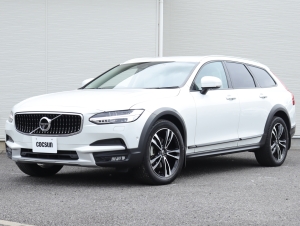 ボルボ V90 クロスカントリー D4 AWD プロ