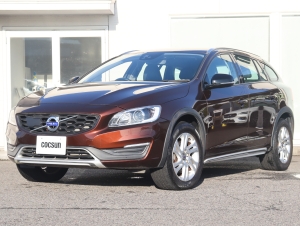 ボルボ V60 クロスカントリー D4 SE