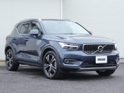 ボルボ XC40 B4 AWD インスクリプション デニムブルーメタリック 新着中古車情報