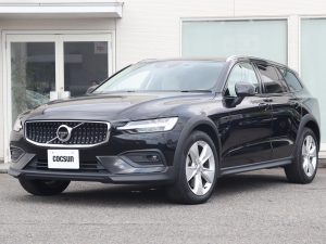 ボルボ　V60　クロスカントリー　B5　AWD