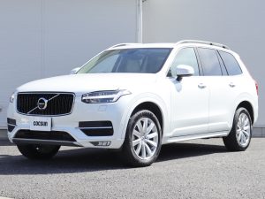 ボルボ　XC90　D5　AWD　モメンタム