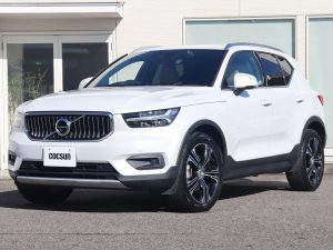 ボルボ　XC40　T4　AWD　インスクリプション
