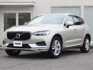 ボルボ　XC60　D4　AWD　モメンタム