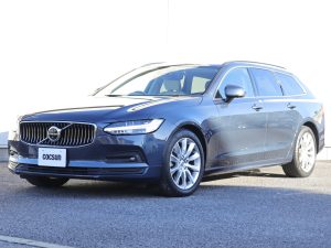 ボルボ　V90　B5　モメンタム