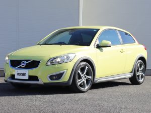 ボルボ　C30　ハローイエローエディション