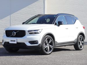 ボルボ　XC40　B4　AWD　Rデザイン