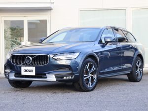 ボルボ　V90　クロスカントリー　D4　AWD　モメンタム