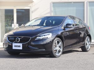 ボルボ　V40　D4　モメンタム