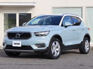 ボルボ　XC40　T4　AWD　モメンタム