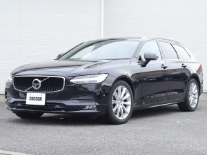 ボルボ　V90　D4　モメンタム