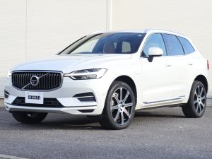 ボルボ　XC60　T8　ツインエンジン　AWD　インスクリプション