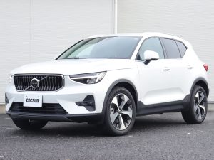 ボルボ　XC40　アルティメット　B4　AWD