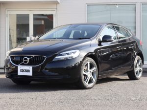 ボルボ　V40　T3　モメンタム