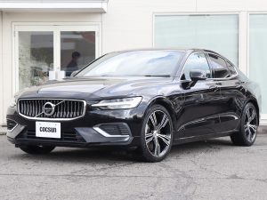 ボルボ　S60　リチャージ　プラグインハイブリッド　T6　AWD　インスクリプション
