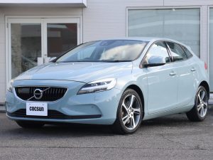 ボルボ　V40　T3　モメンタム