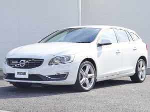 ボルボ　V60　D4　SE