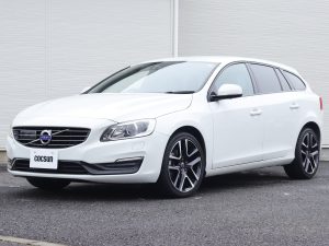 ボルボ　V60　D4　ダイナミックエディション