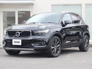 ボルボ　XC40　T4　AWD　モメンタム