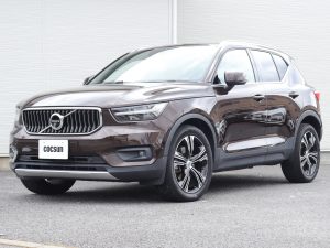 ボルボ　XC40　T4　AWD　インスクリプション