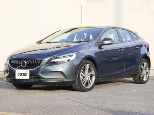 ボルボ　V40　D4　モメンタム