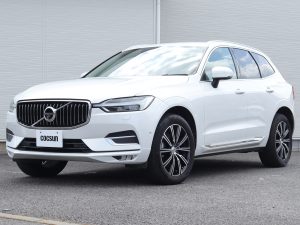 ボルボ　XC60　D4　AWD　インスクリプション