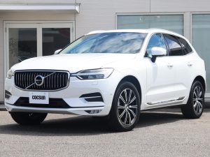 ボルボ　XC60　D4　AWD　インスクリプション
