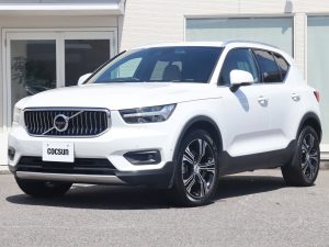 ボルボ　XC40　B4　AWD　インスクリプション