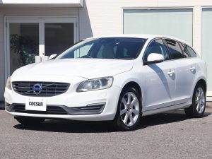 ボルボ　V60　D4　SE