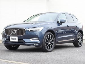 ボルボ　XC60　D4　AWD　インスクリプション
