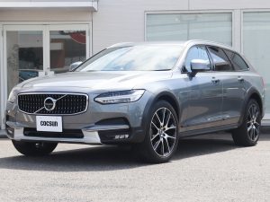 ボルボ　V90　クロスカントリー　T6　AWD　サマム