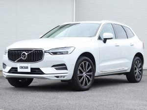 ボルボ　XC60　D4　AWD　インスクリプション