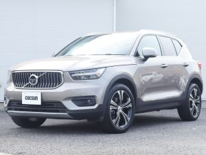 ボルボ　XC40　B4　AWD　インスクリプション