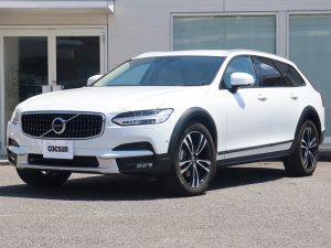 ボルボ　V90　クロスカントリー　D4　AWD　プロ