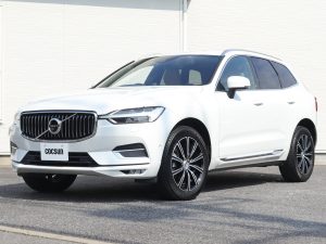 ボルボ　XC60　D4　AWD　インスクリプション