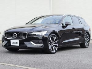 ボルボ　V60　リチャージ　プラグインハイブリッド　T6　AWD　インスクリプション