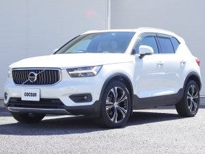 ボルボ　XC40　B4　AWD　インスクリプション