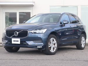ボルボ　XC60　D4　AWD　モメンタム